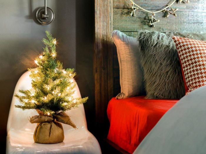 How to decorate a small apartment for christmas