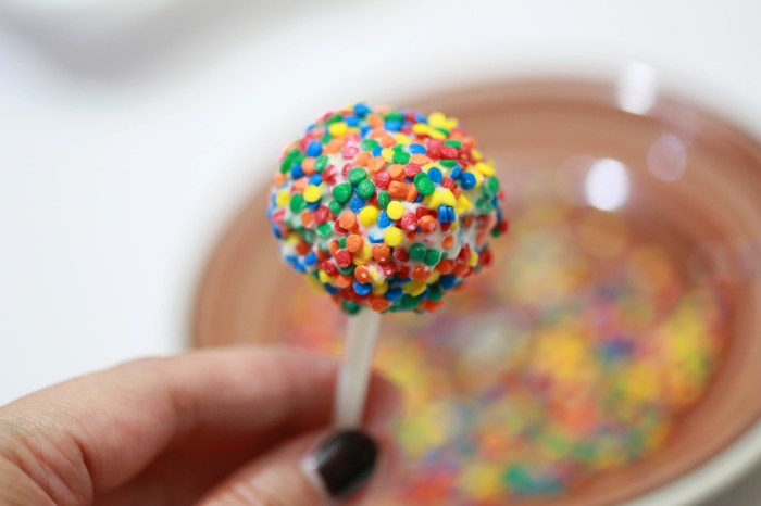 What do i need to decorate cake pops