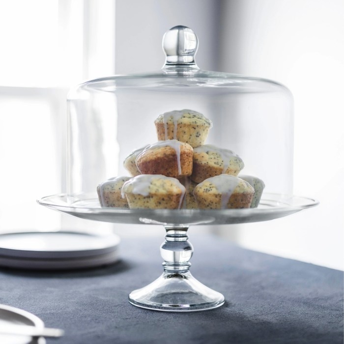 What to decorate a cake stand with dome