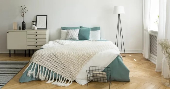 How to decorate a bedroom for summer