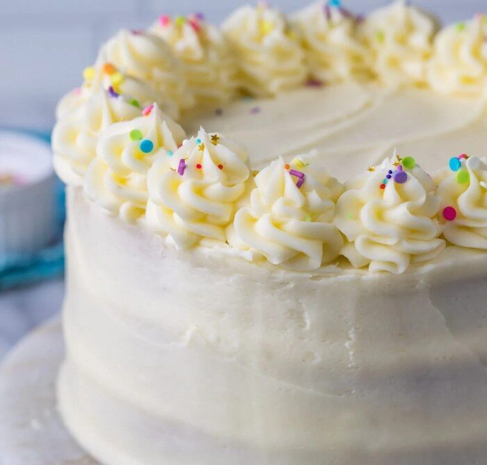 How to rough decorate a cake