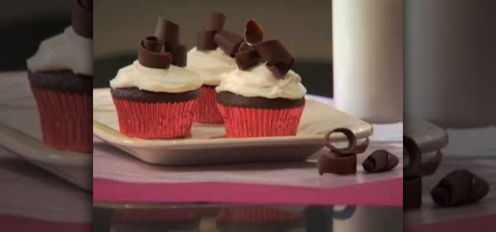 How to make chocolate curls to decorate cakes