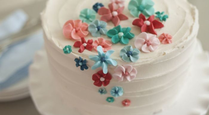 How to make royal icing to decorate cakes