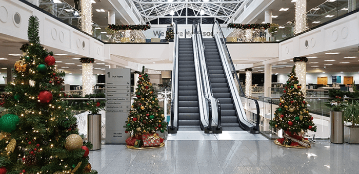 How to decorate office space for christmas