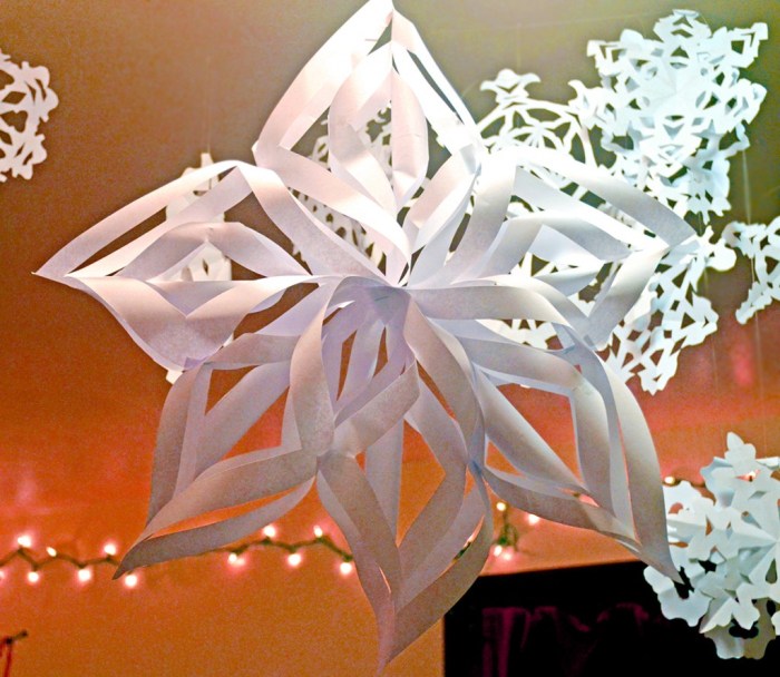 How to make honeycomb snowflakes paper decoration