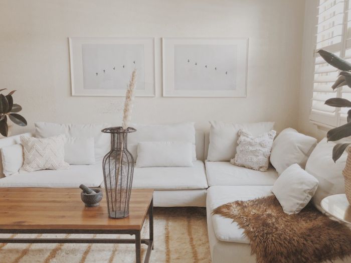 How to decorate white living room